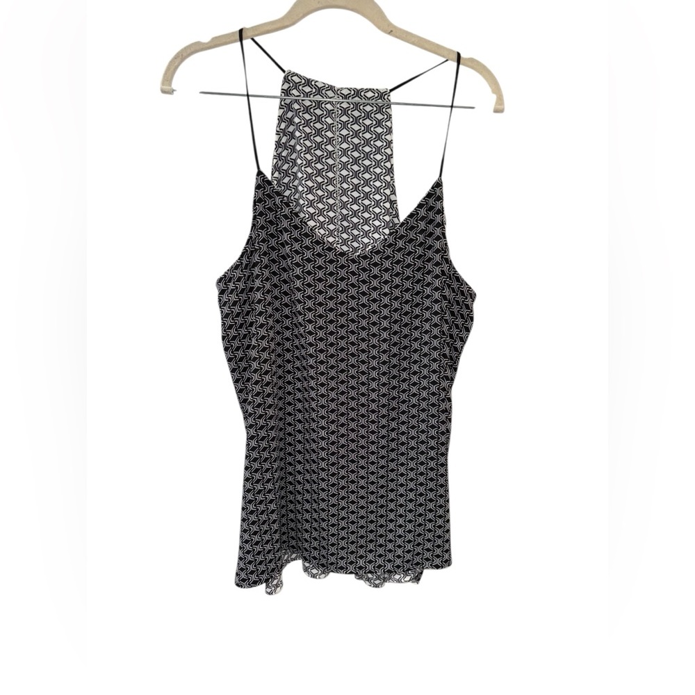 ✨ 5/$30 ✨ Black and White Patterned Reversible Spaghetti Strap Top - Picture 6 of 7